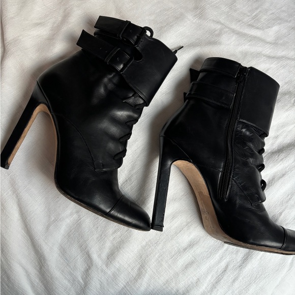 Manolo Blahnik Black Leather Tie Up Booties With Box and Dust Bag - Picture 2 of 13